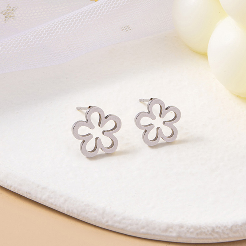 Delicate Stainless Steel Hollow Daisy Earrings: Stylish Silver Flower Studs for Women and Girls, Perfect Jewelry Gift