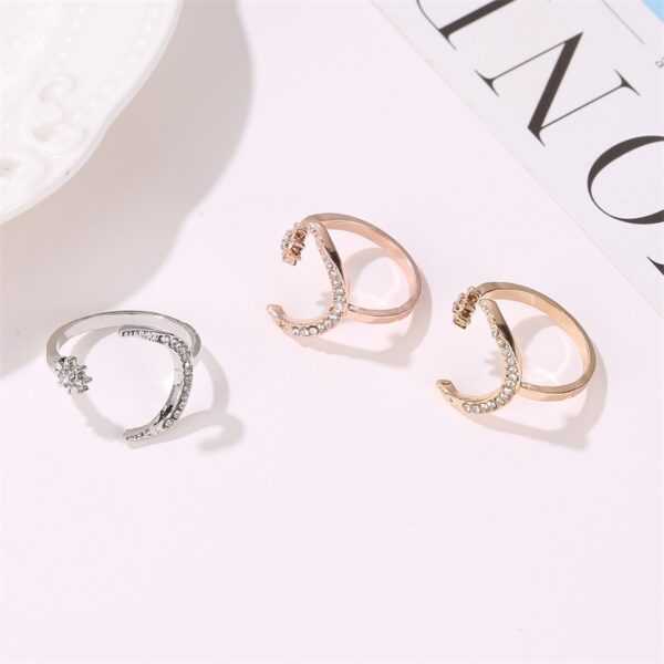 Personalized Jewelry for Women: Moon and Star-themed Rings with Fashionable Rhinestones - Image 3