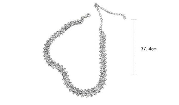 Rhinestone-Adorned Clavicle Chain: Elegant and Fashionable Necklace - Image 4